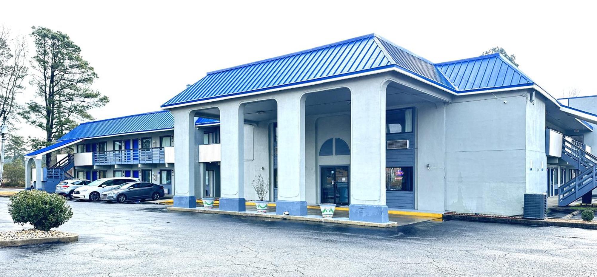 Rodeway Inn & Suites Plymouth Hwy 64 Exterior foto