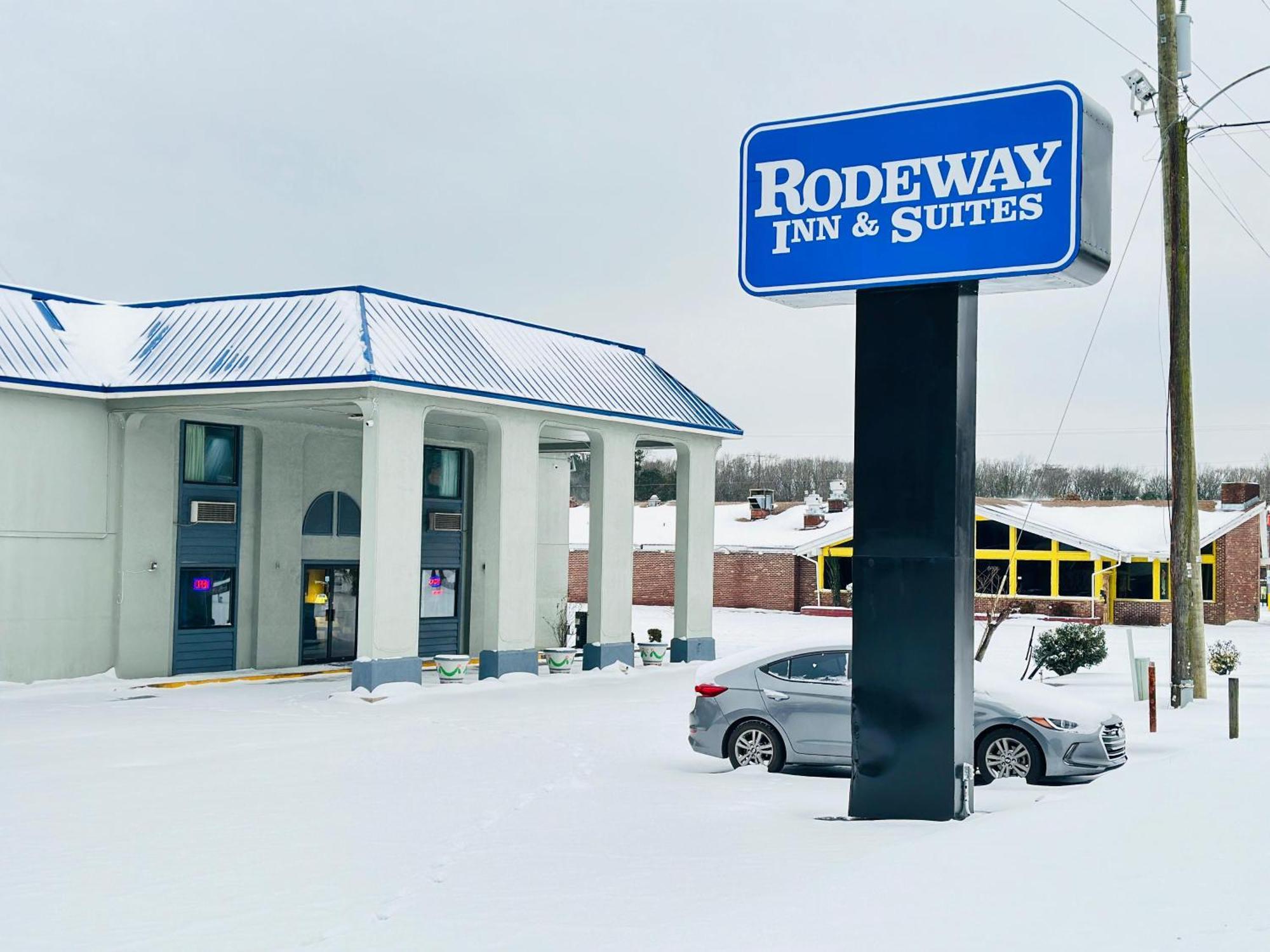 Rodeway Inn & Suites Plymouth Hwy 64 Exterior foto
